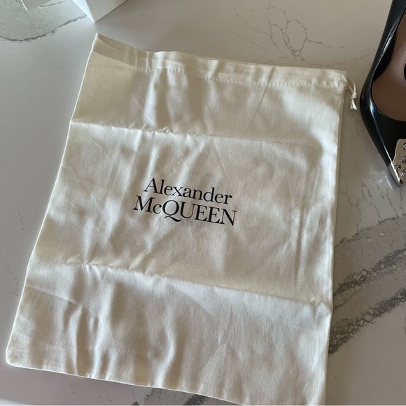 Alexander McQueen Spike-Embellished Leather Pumps - Picture 13 of 13